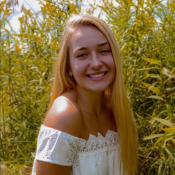 Meet your Posher, Madison - Picture 1 of 1